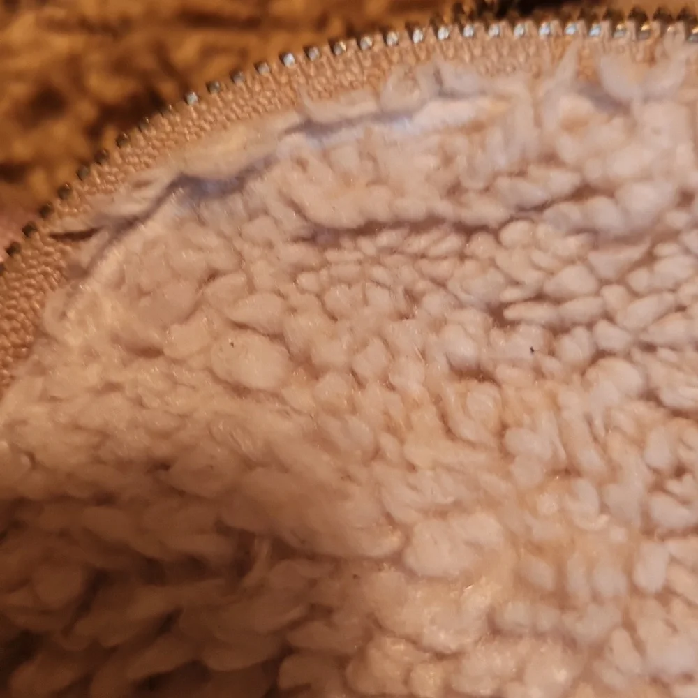 Lululemon Athletica Tan Sherpa Belt Bag - Picture 10 of 11